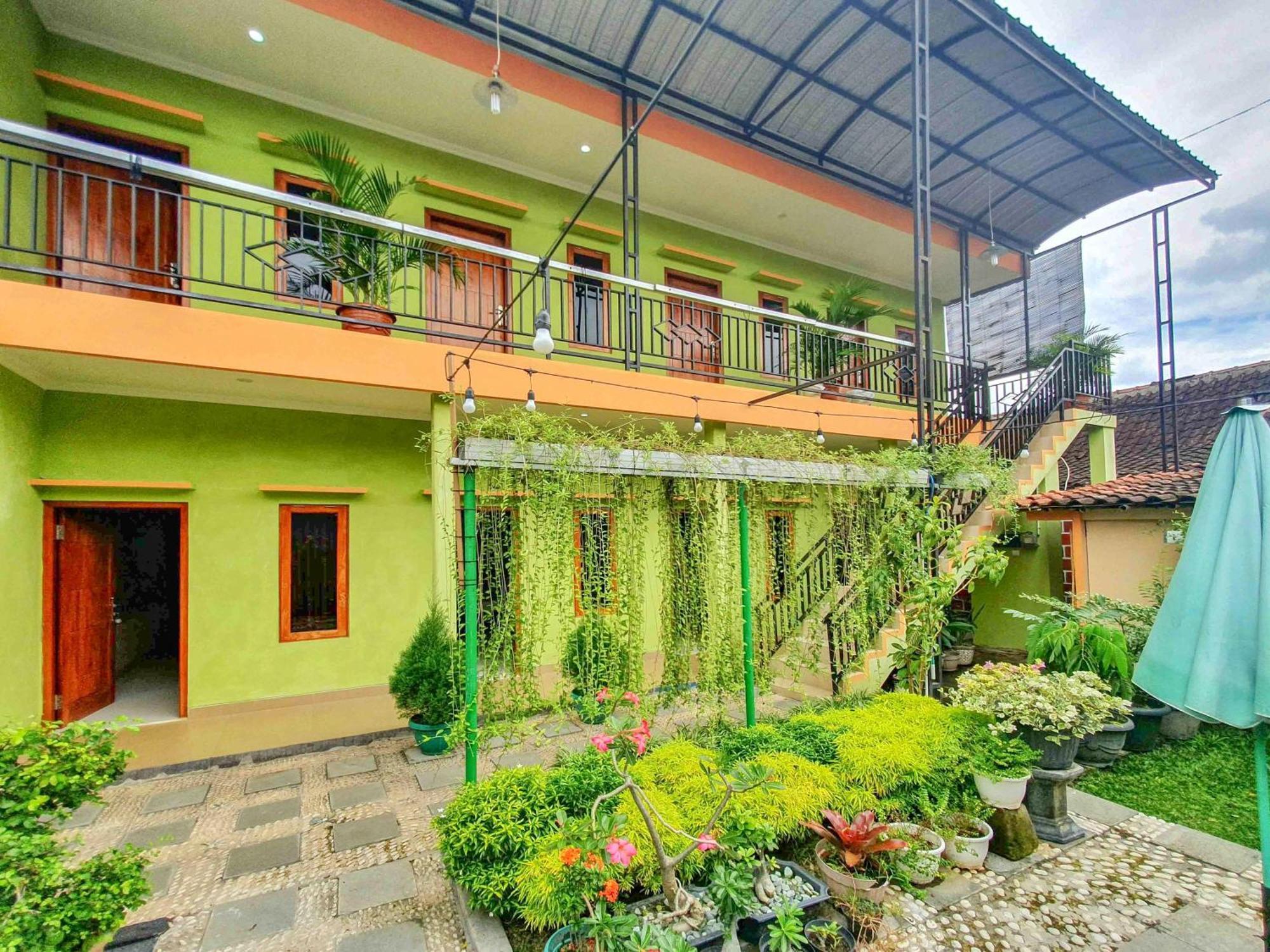 Hotel Reddoorz Syariah At Graha Adi Karya Kartasura Kartosuro Exterior foto