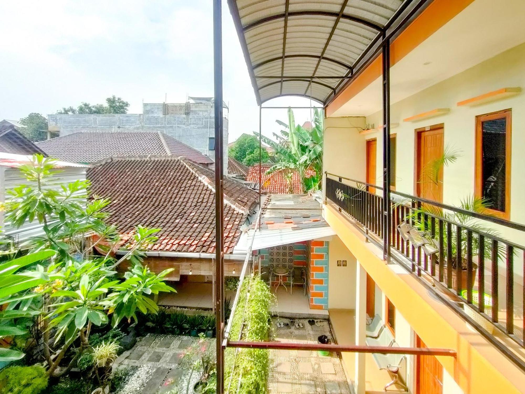 Hotel Reddoorz Syariah At Graha Adi Karya Kartasura Kartosuro Exterior foto