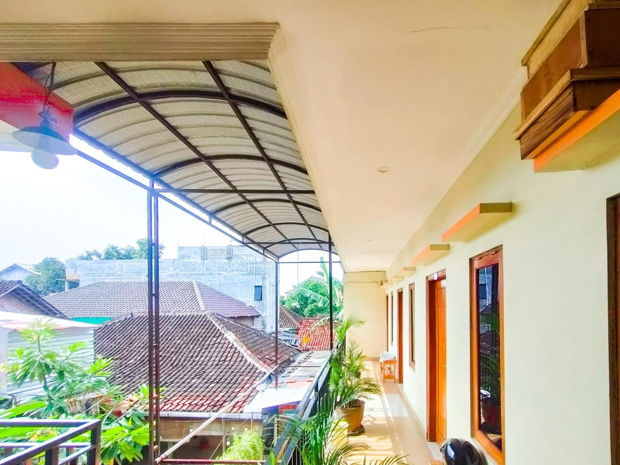 Hotel Reddoorz Syariah At Graha Adi Karya Kartasura Kartosuro Exterior foto
