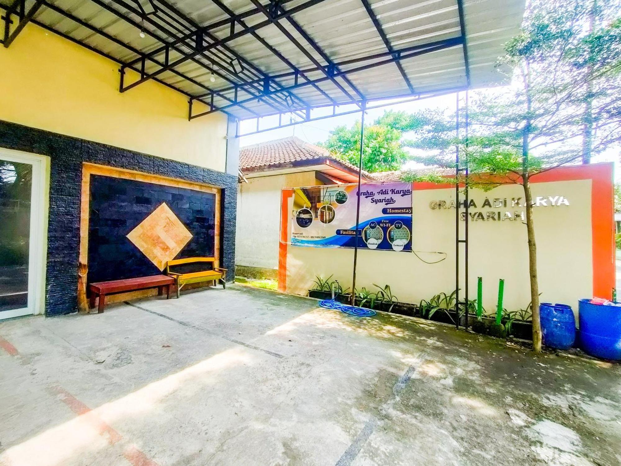 Hotel Reddoorz Syariah At Graha Adi Karya Kartasura Kartosuro Exterior foto